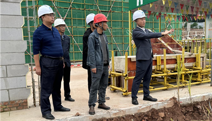 向誠(chéng)、石鎮(zhèn)槐暗訪工程項(xiàng)目建設(shè)和企業(yè)運(yùn)營(yíng)管理工作